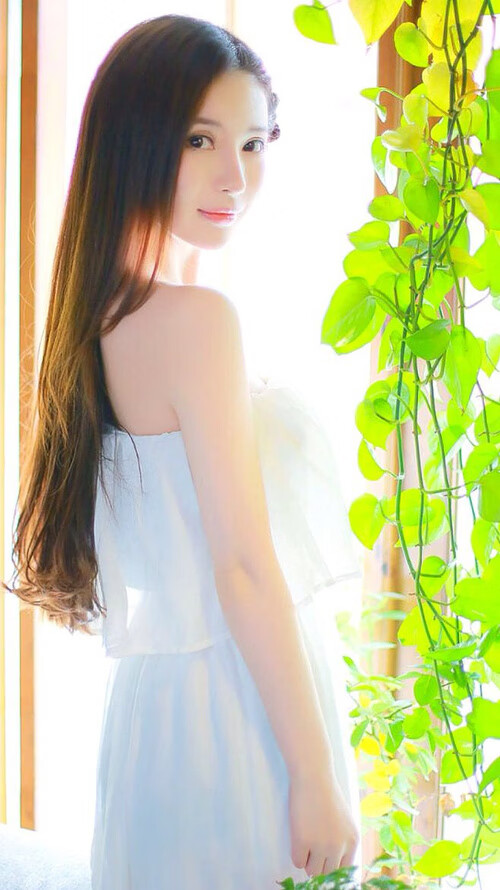 AIYOUXI.COM-瑞士替补席自带小木屋取暖，观众羡慕疯了，瑞士的小木屋