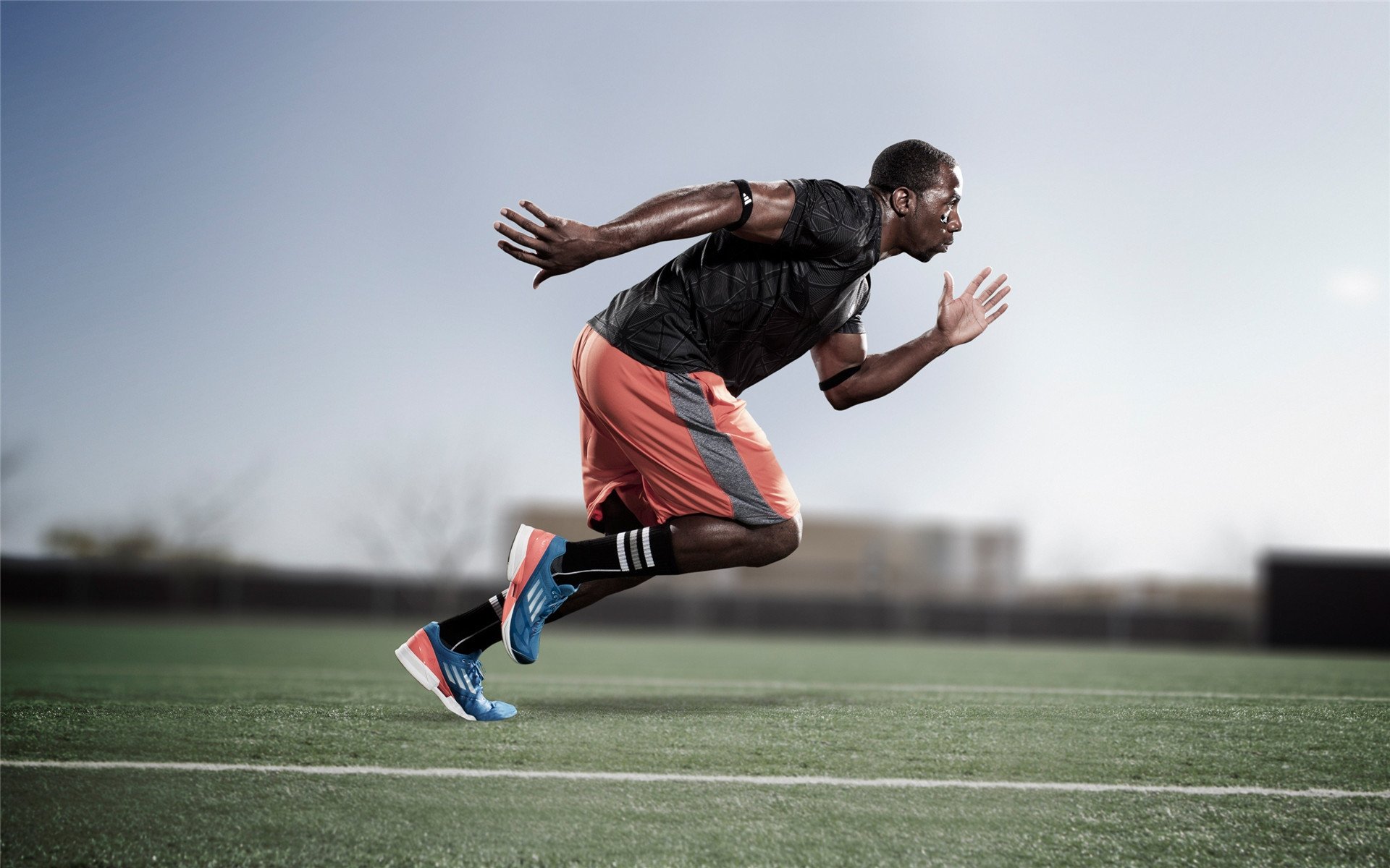 2025轻艇马拉松：国际范、烟火气全都有，世界陆上赛艇马拉松